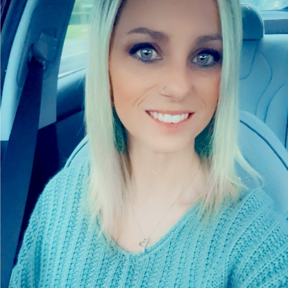 Meet your Posher, Cassandra